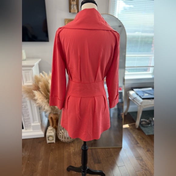 Luii Coral Buttoned Belted Jacket - Picture 7 of 8